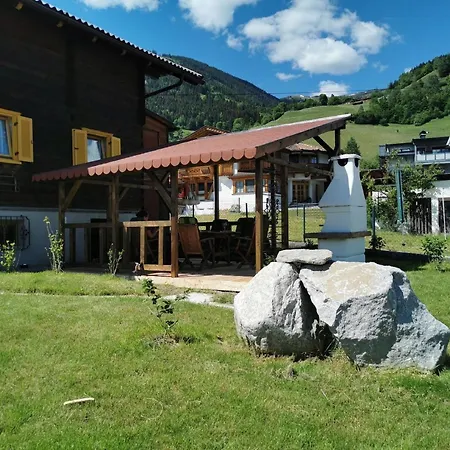 Holiday home In Mit Garten Und Terrasse Uttendorf
